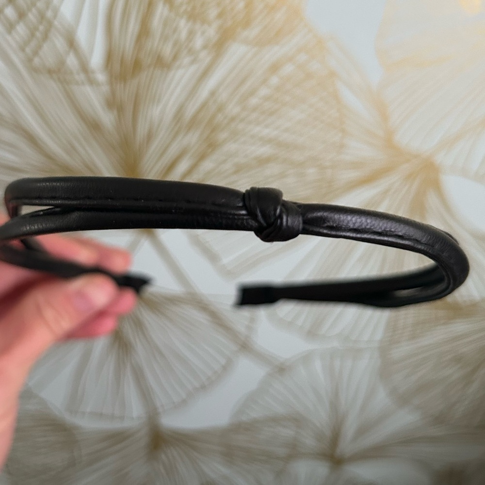(1) Knotted Faux Leather Headband - Picture 2 of 7